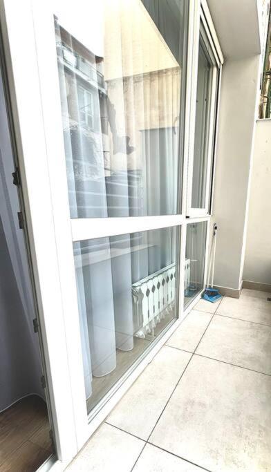 Modern City Center 2 Bedroom Apartment Sofia Exterior photo