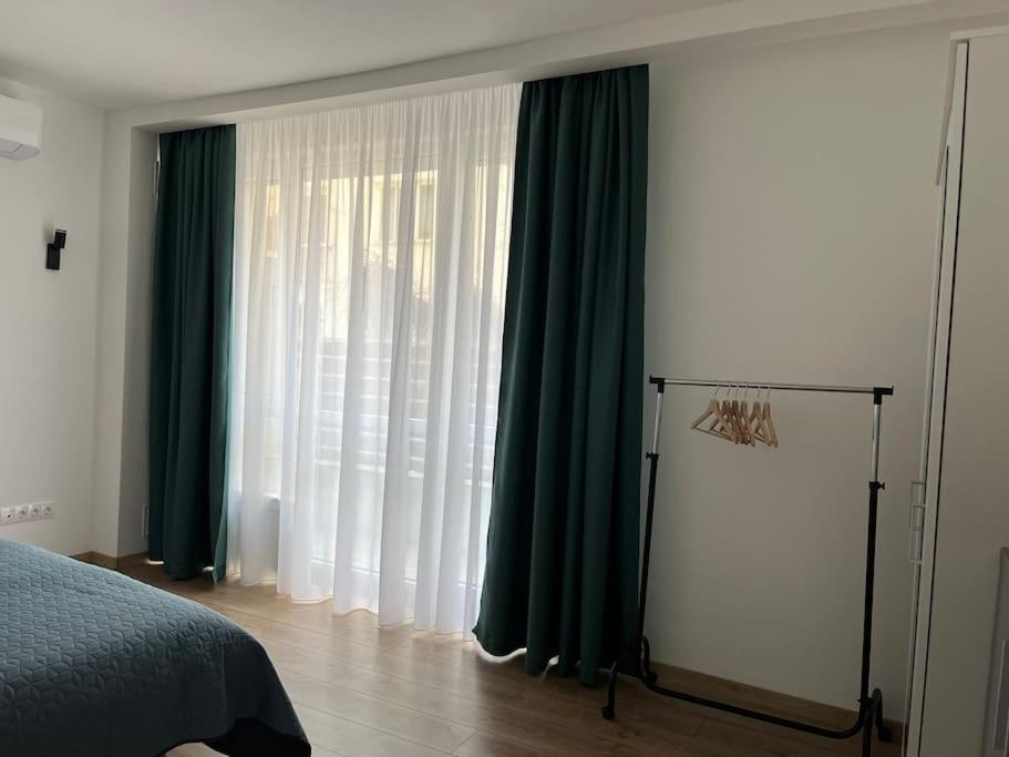 Modern City Center 2 Bedroom Apartment Sofia Exterior photo